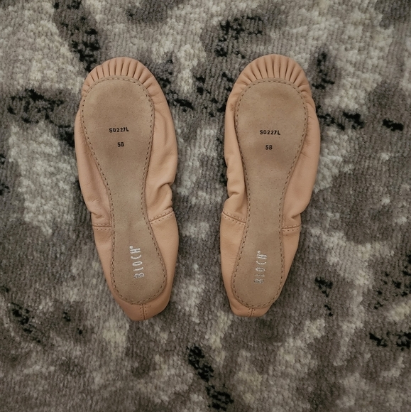 Q4 - Bloch Belle Ballet Slippers - Picture 3 of 9